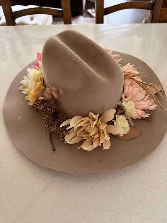 Neutral Wide-Brim Floral Cowgirl Hat - Taupe with Pink & Cream Flowers - Picture 3 of 9